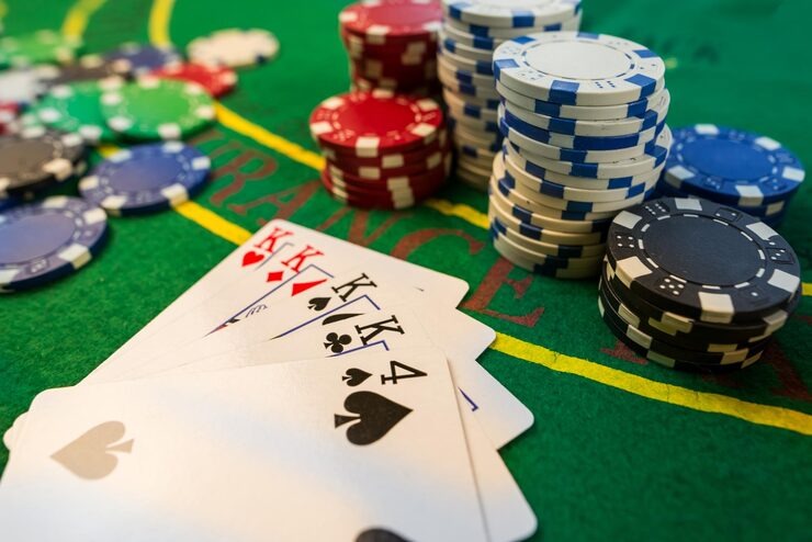 Android app live blackjack table with dealer and betting interface